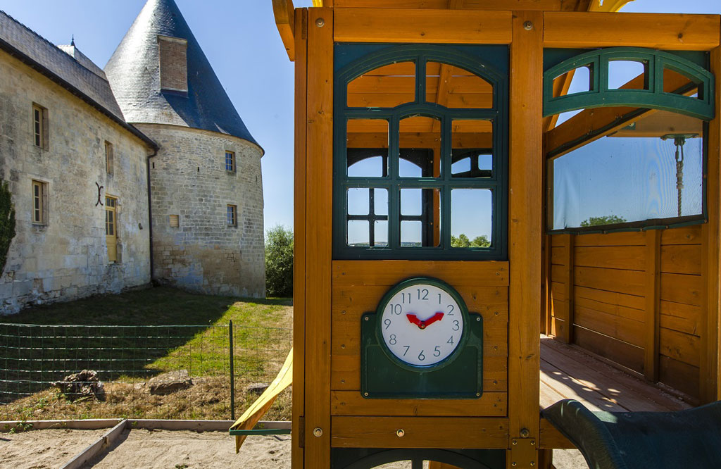 Tour De Guet Chateau De Charbogne Gite Avec Piscine D Interieur Chauffee Ardennes